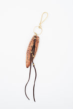 Charger l&#39;image dans la galerie, African Bone Keychain with Belt Hook