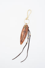 Charger l&#39;image dans la galerie, African Bone Keychain with Belt Hook
